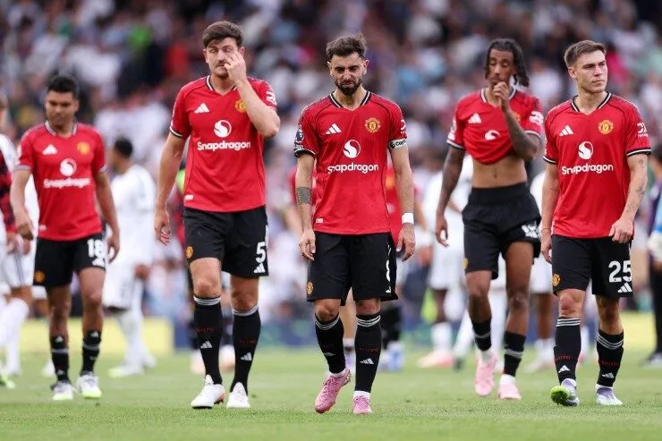 Soi Kèo Manchester City Vs Manchester United: Đôi Bạn Cùng Tiến? manchester-united